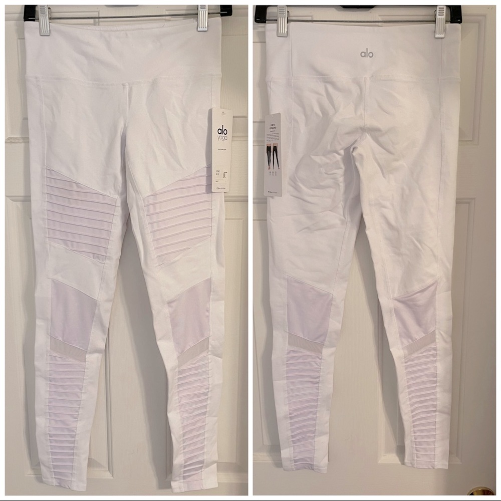 BNWT ALO Yoga moto pant, size Small